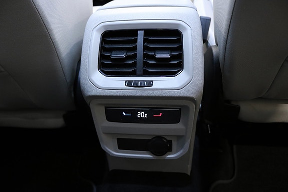 Volkswagen Tiguan Allspace 19 of 30