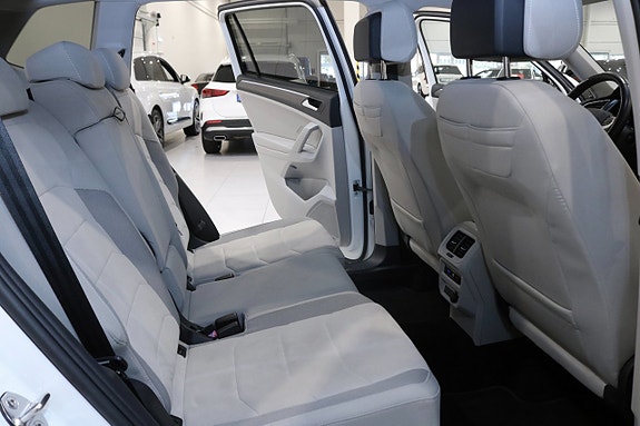 Volkswagen Tiguan Allspace 18 of 30