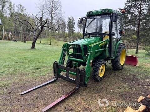 Traktor John Deere 3036E med hytt 12 of 27