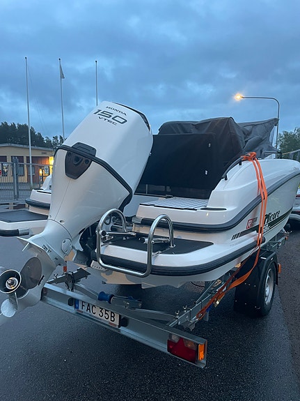 Micore 58 SC 2024, 150 hk Honda och fin extrautrustning 3 of 8