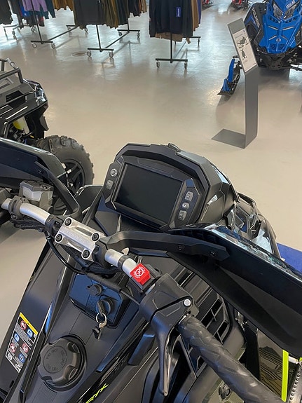 Polaris Switchback Assault 9R -146 " Escape 3 of 3