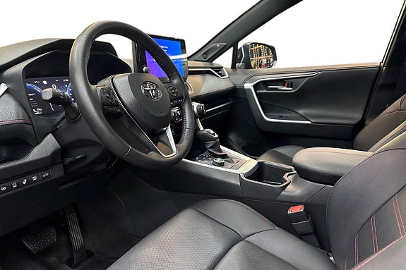 Toyota RAV4 Plug-in Hybrid 14 of 21