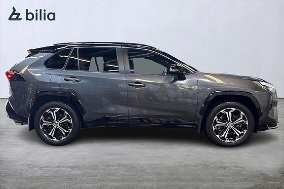 Toyota RAV4 Plug-in Hybrid 18 of 21