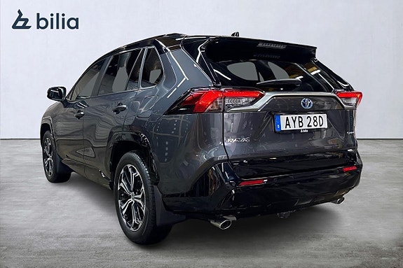 Toyota RAV4 Plug-in Hybrid 2 of 21