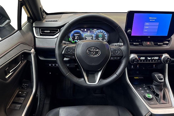 Toyota RAV4 Plug-in Hybrid 11 of 21