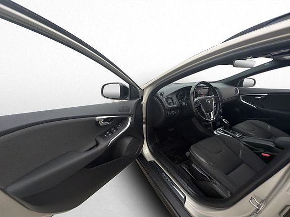 Volvo V40 Cross Country 11 of 30
