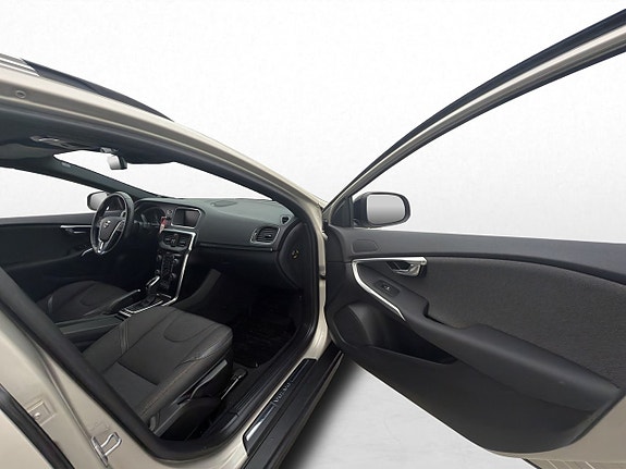 Volvo V40 Cross Country 28 of 30
