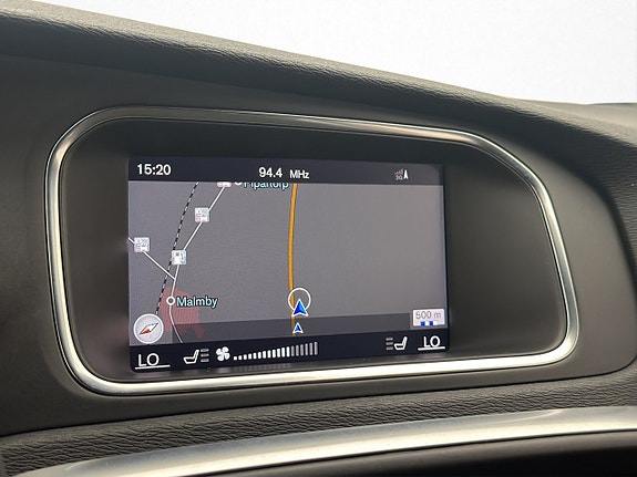 Volvo V40 Cross Country 22 of 30
