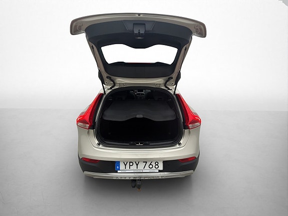 Volvo V40 Cross Country 10 of 30