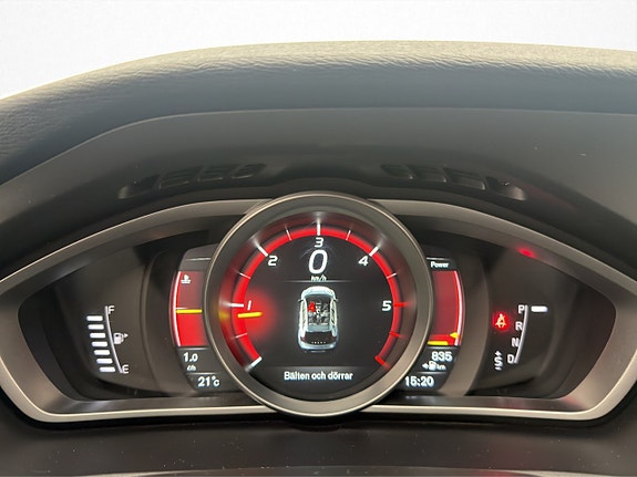 Volvo V40 Cross Country 16 of 30