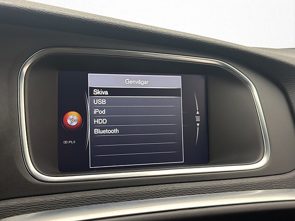Volvo V40 Cross Country 21 of 30