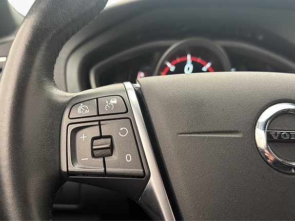 Volvo V40 Cross Country 15 of 30