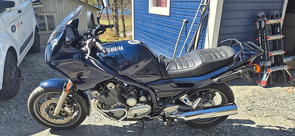 Yamaha XJ900S 2 of 5