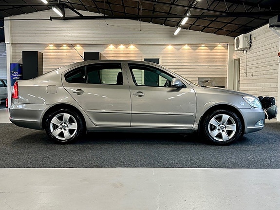 Skoda Octavia 2 of 14