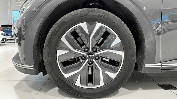 Kia EV6 14 of 18
