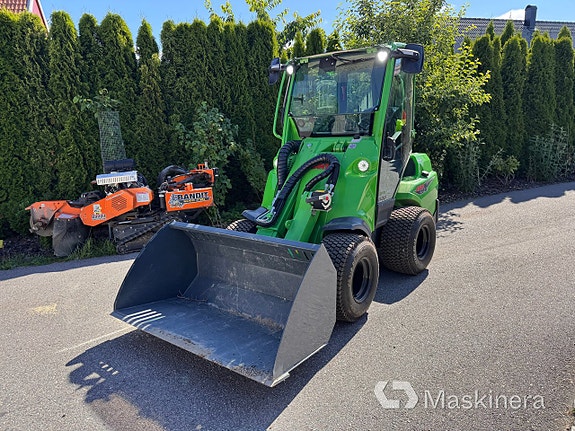 Kompaktlastare Avant M640i 2 of 27
