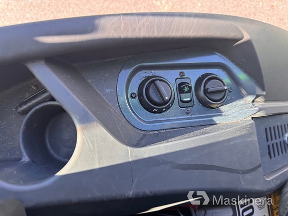 Kompaktlastare Avant M640i 17 of 27