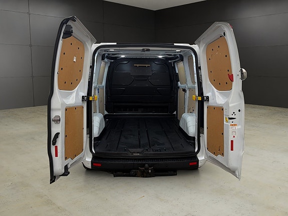 Ford Transit Custom 11 of 30
