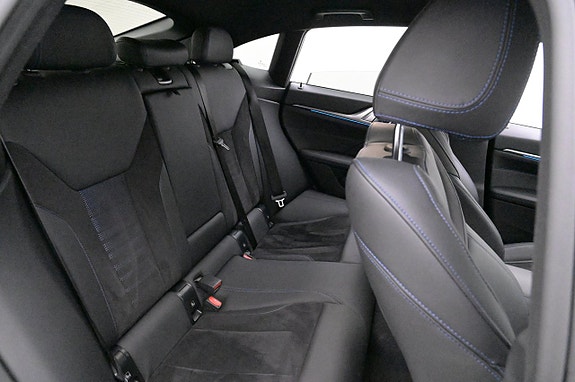 BMW i4 21 of 27