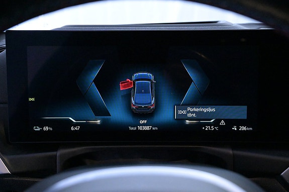 BMW i4 9 of 27