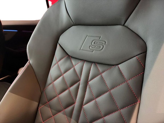 Audi Q8 10 of 14