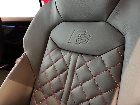 Audi Q8 10 of 14