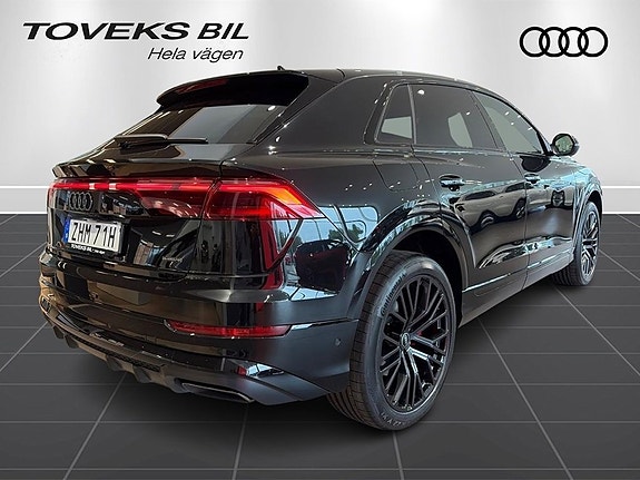 Audi Q8 3 of 14