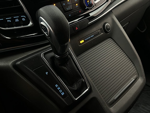 Ford Custom Tourneo 27 of 30