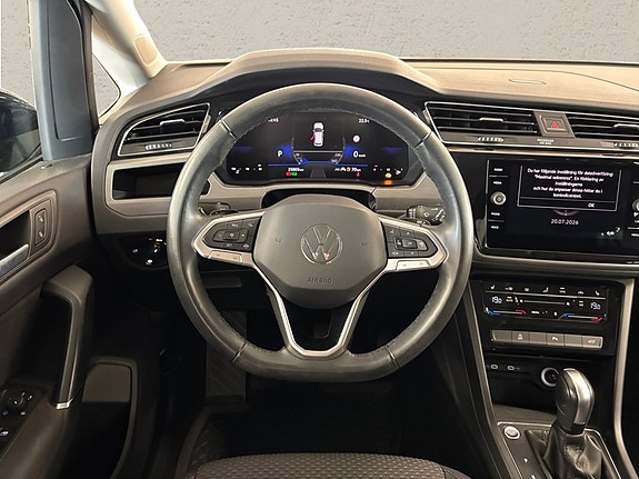 Volkswagen Touran 6 of 11