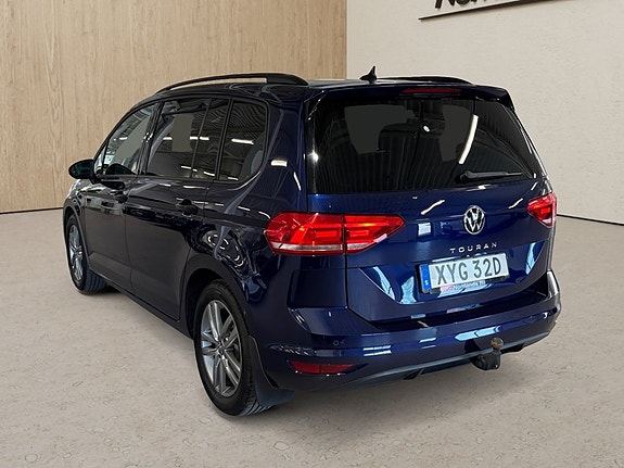 Volkswagen Touran 3 of 11