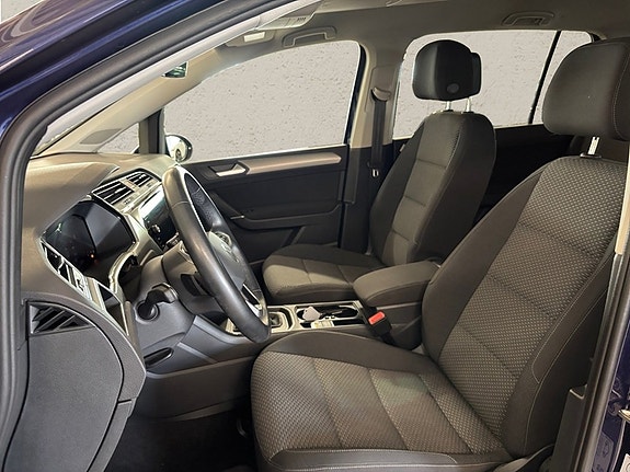 Volkswagen Touran 4 of 11