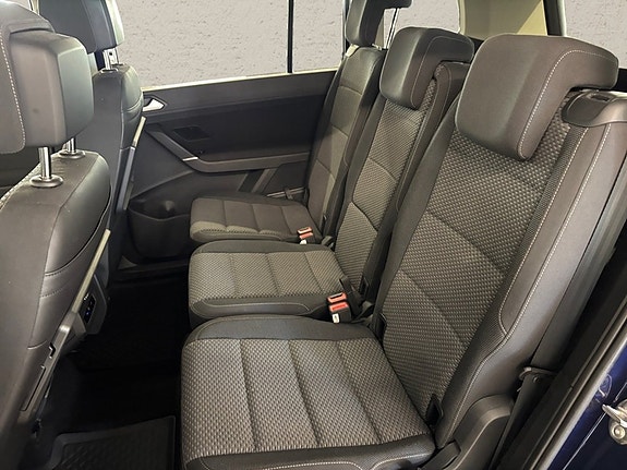 Volkswagen Touran 7 of 11
