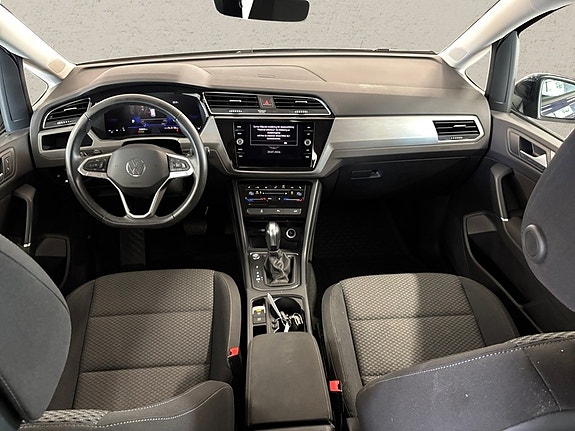 Volkswagen Touran 5 of 11
