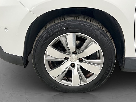 Peugeot 2008 28 of 30