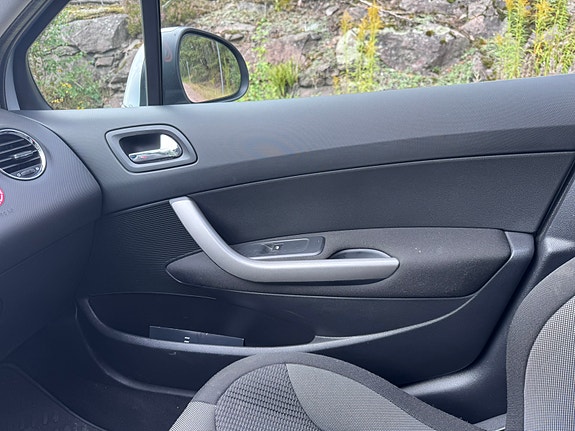 Peugeot 308 13 of 14