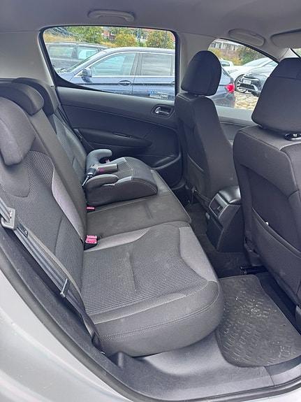 Peugeot 308 7 of 14