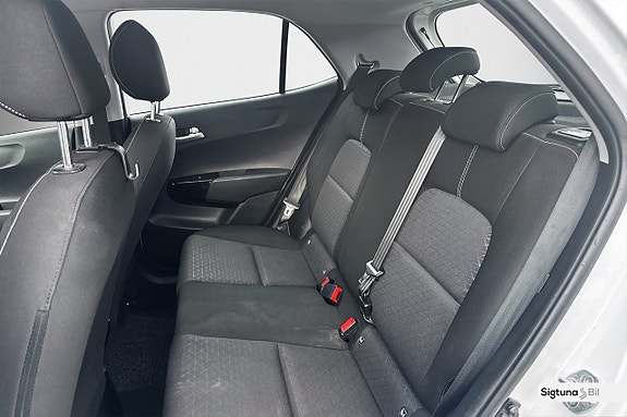 Kia Picanto 12 of 20