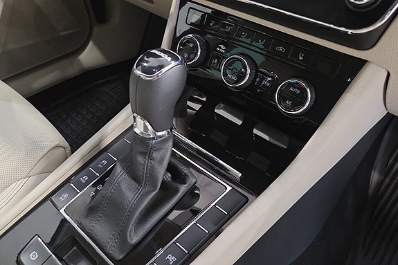 Skoda Superb 15 of 24