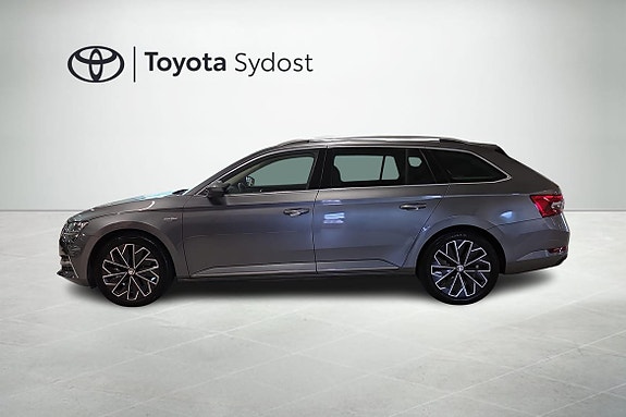 Skoda Superb 2 of 24