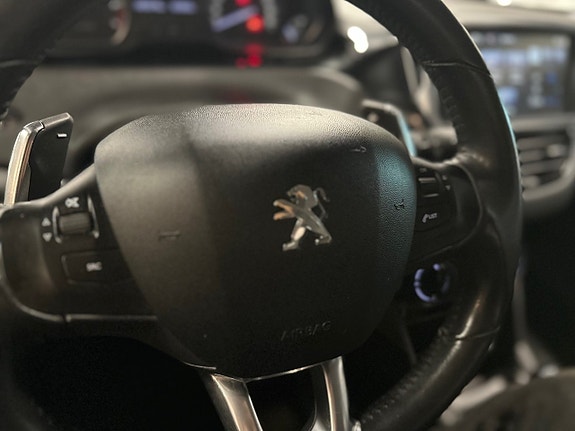 Peugeot 208 12 of 12
