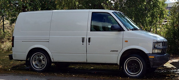 Chevrolet Astro 2 of 2