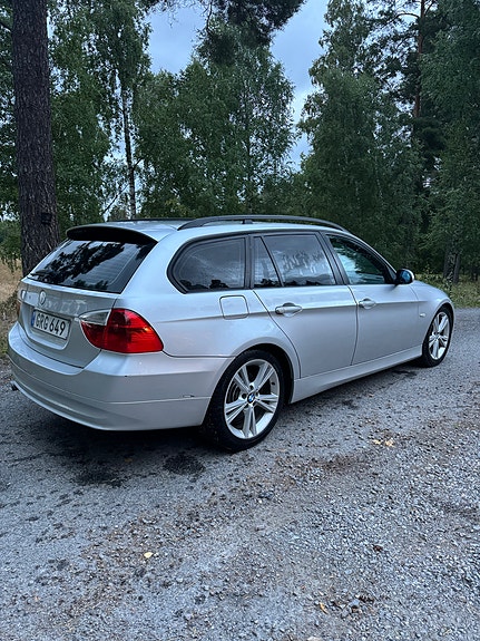 BMW 320d 2 of 6