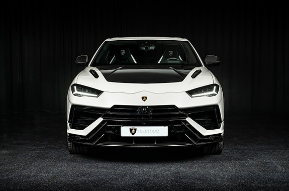 Lamborghini Urus 2 of 19