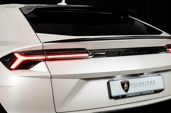 Lamborghini Urus 11 of 19
