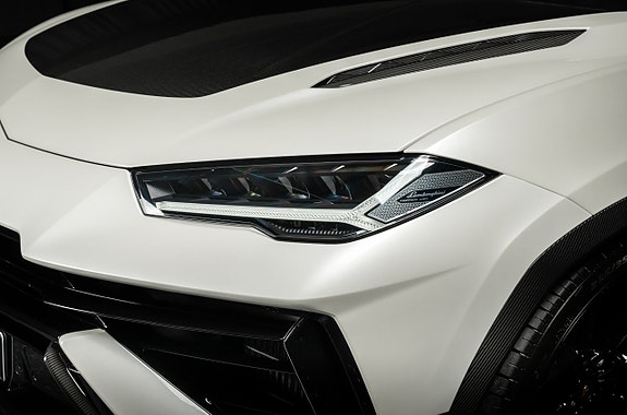 Lamborghini Urus 4 of 19