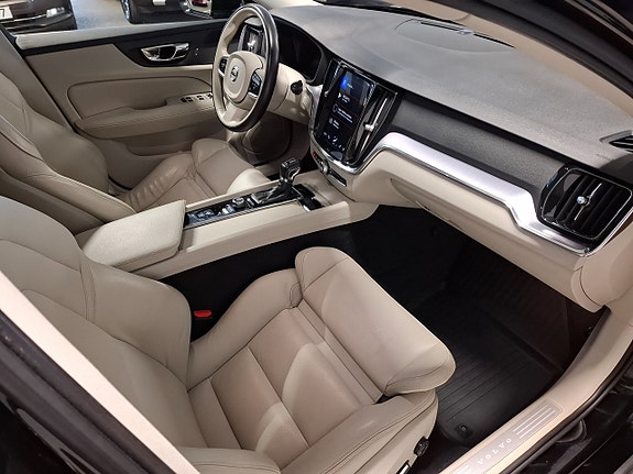 Volvo V60 10 of 14