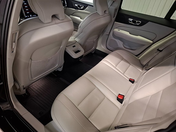 Volvo V60 11 of 14