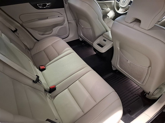 Volvo V60 12 of 14