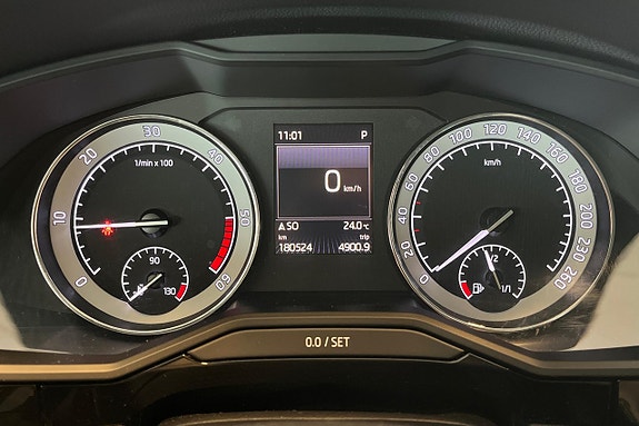 Skoda Superb 17 of 30