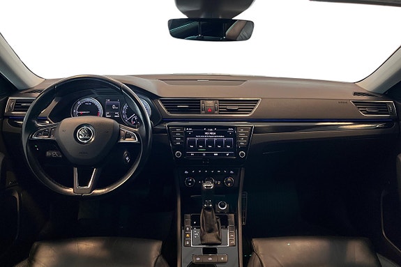 Skoda Superb 14 of 30